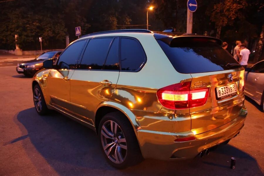 Х5 е70 лампы. Золотой BMW x5. БМВ х5 е70 Золотая. БМВ х5 е53 золотой. BMW x5m Gold.