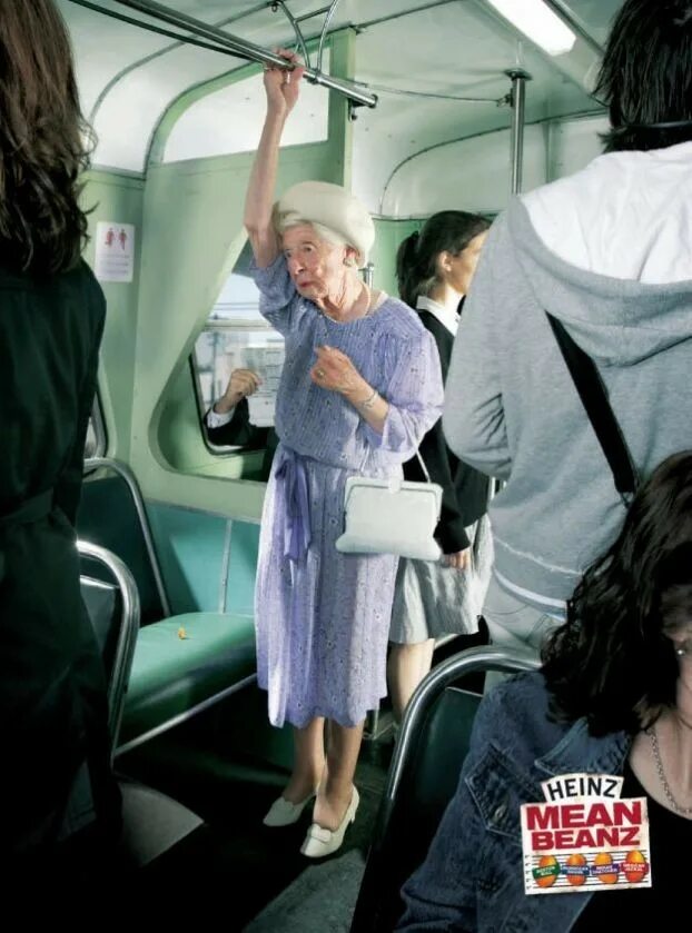 Парень спит в поезде. Спящий человек в автобусе. Общественный транспорт мужчины сидят. Пассажиры в транспорте. Сон стоящий автобус.