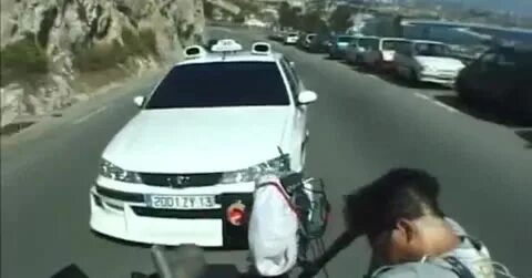 Таксист снял на видео