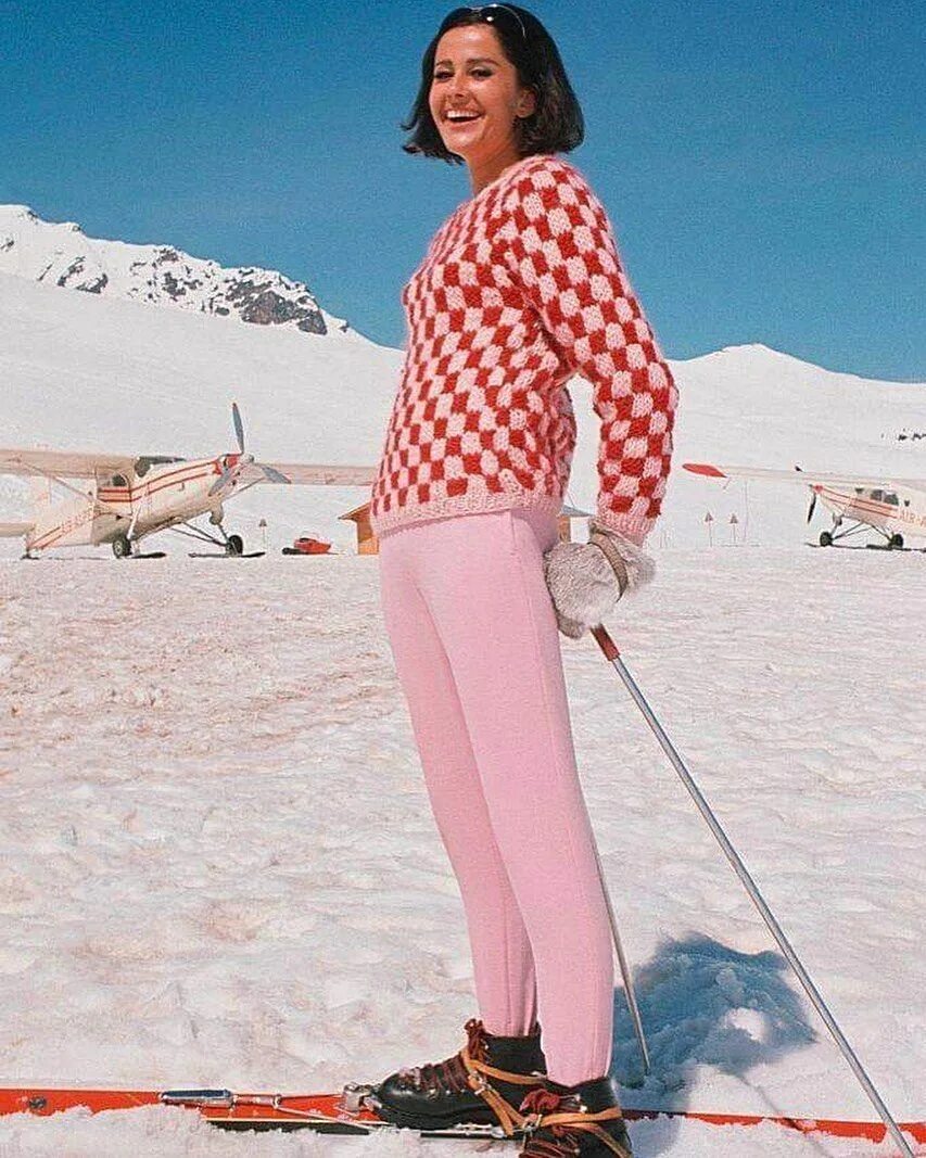 Мод skiing. Стиль apres-ski. стиль апрес ски 2025. куршавель лыжницы. горнолыжная мода 70-х.