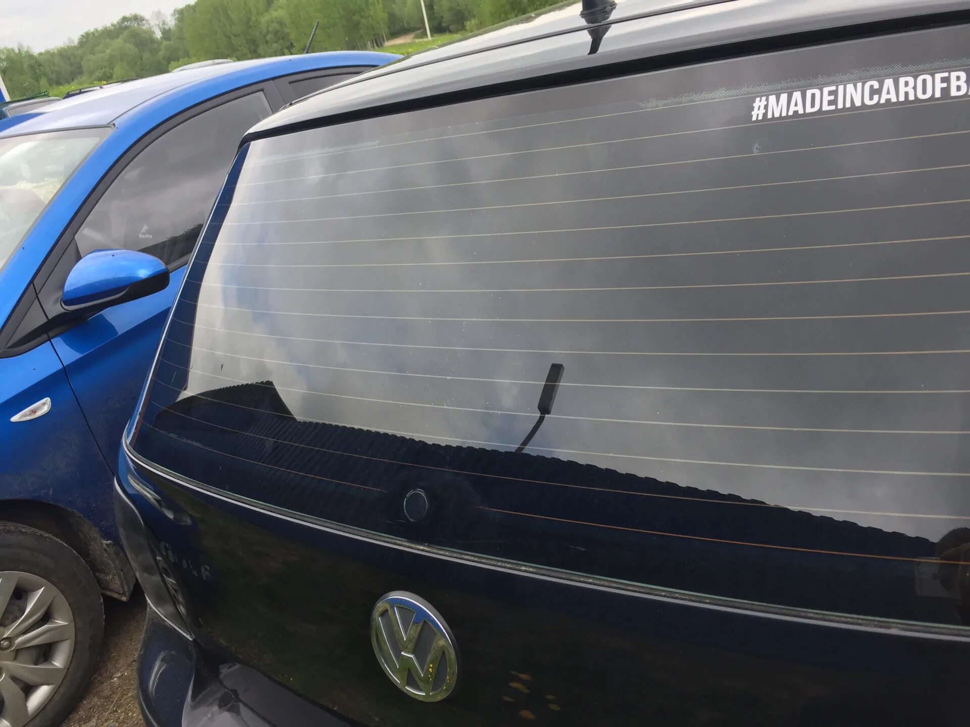 Лобовое стекло гольф 4 с козырьком. Задний дворник гольф 6. 1j6845051e. Volkswagen golf 2007 стекло заднее. Задние стекла гольф 4.