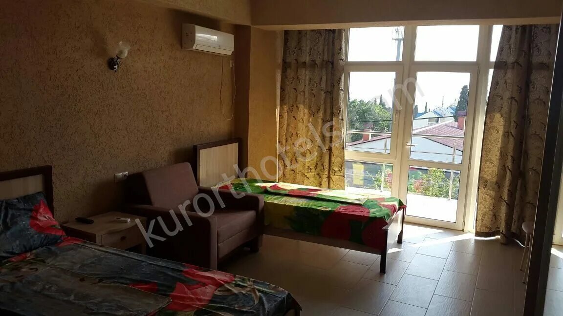 Солнечная 22 лоо гостевой дом артурчик. Гостевой дом. Лоо посуточно. Сочи лоо улица мартовская. Лоо посуточно.