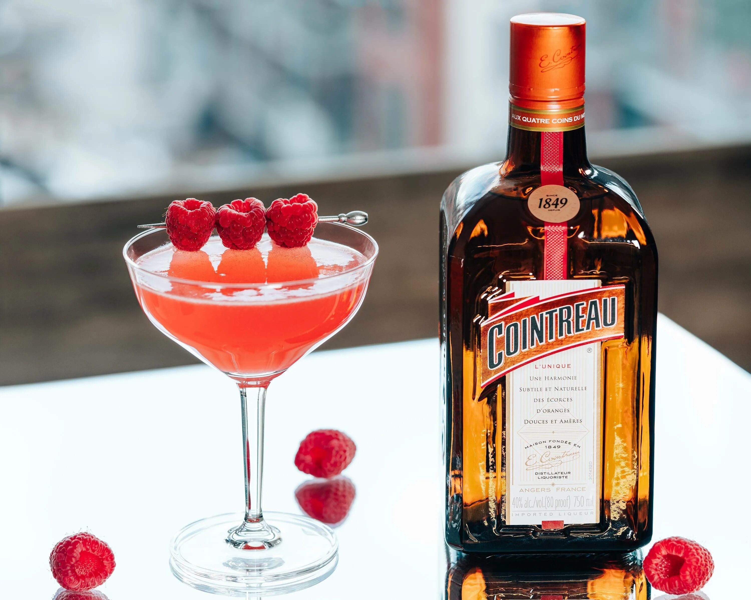 Ликер Куантро. Ликер Куантро (Cointreau). Апельсиновый ликер Cointreau. Амаретто Куантро. Ликеры каталог