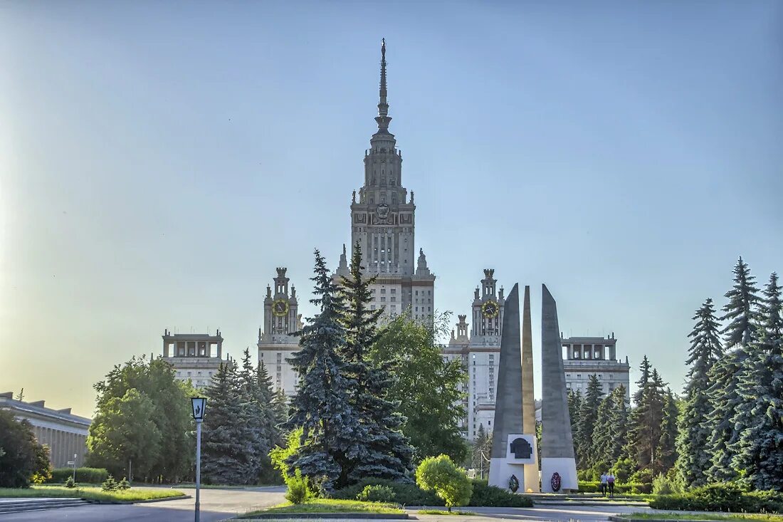 Мгу район москвы. Баженов МГУ Москва. МГУ Москва Арбат. Район МГУ В Москве. Парк рядом с МГУ Москва.