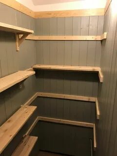 Полки самому в кладовке