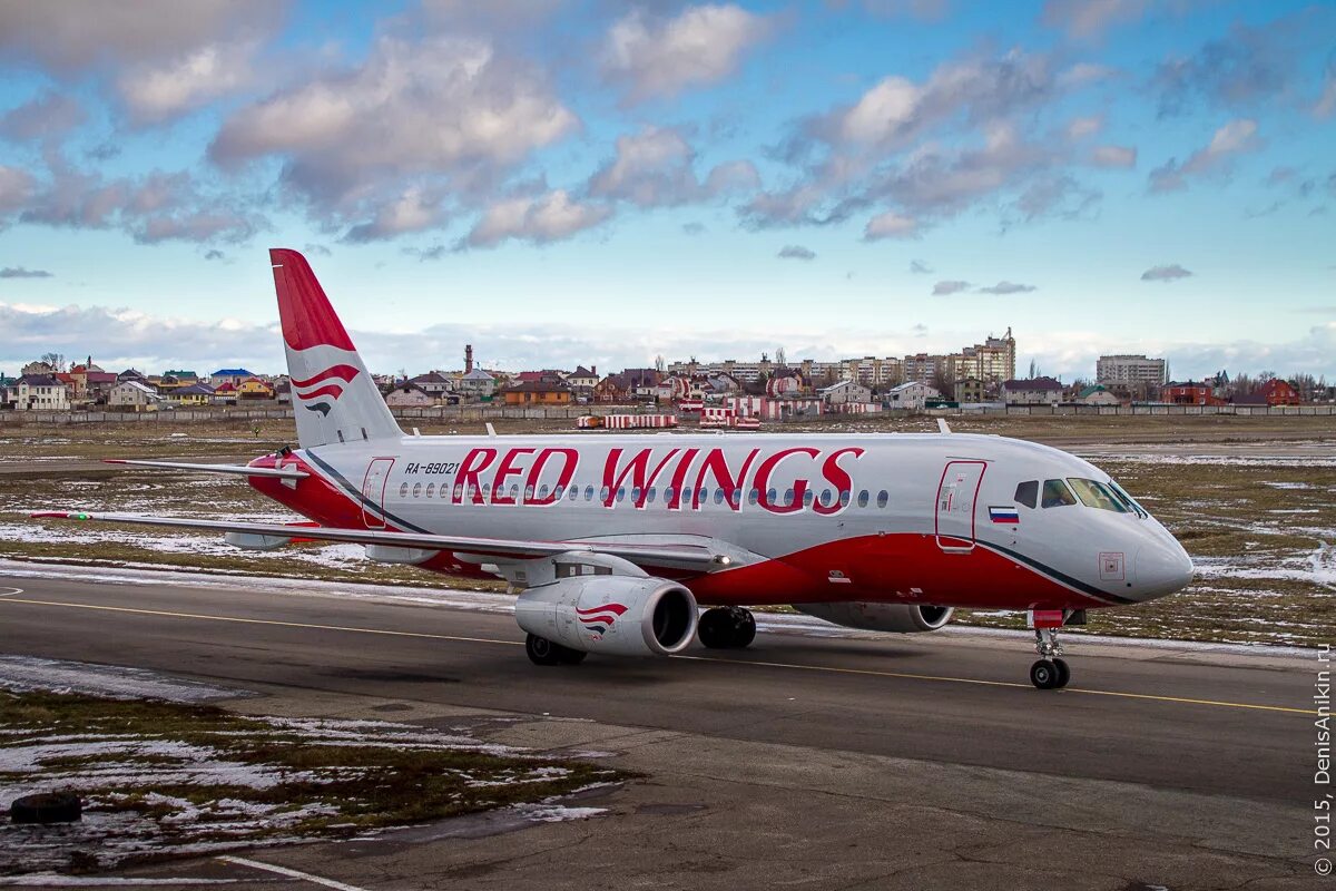 Купить авиабилеты на самолет ред вингс. Самолёт Red Wings 777. Боинг 777 Red Wings. Боинг 777er ред Вингс. B-777 ред Вингс.