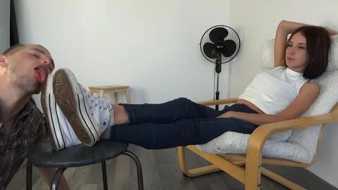 Feet sniff video