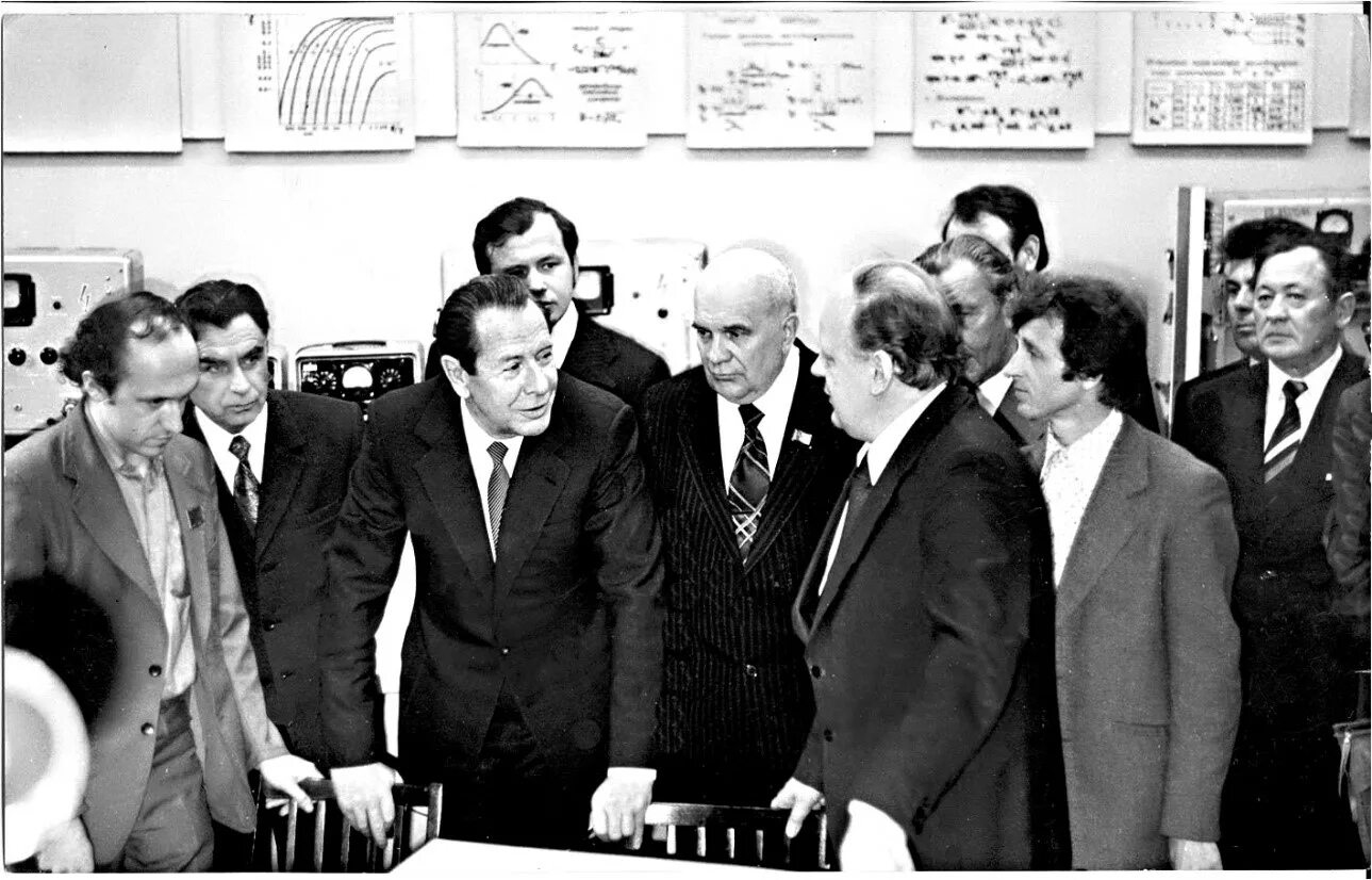 Первый секретарь компартии белоруссии. Первый секретарь цк кпб петр машеров. Машеров портрет. Брежнев щербицкий машеров. Первый секретарь цк кпсс белоруссии машеров.