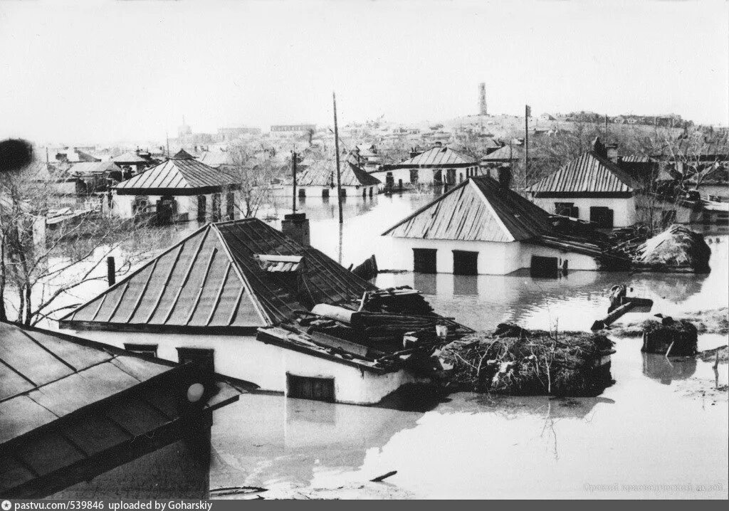 Какие улицы затопила в городе орске. Наводнение в Орске в 1957. Орск 1957 наводнение в Орске. Орск наводнение 1942 года. Паводок в Орске 1957.