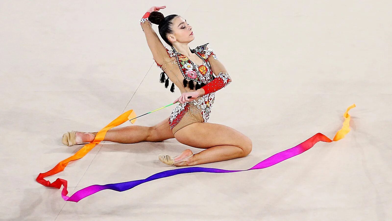 Турнир грация. Алина кабаева небесная грация. Как попасть в небесную грацию. Лала крамаренко и алина кабаева. Как попасть в небесную грацию.