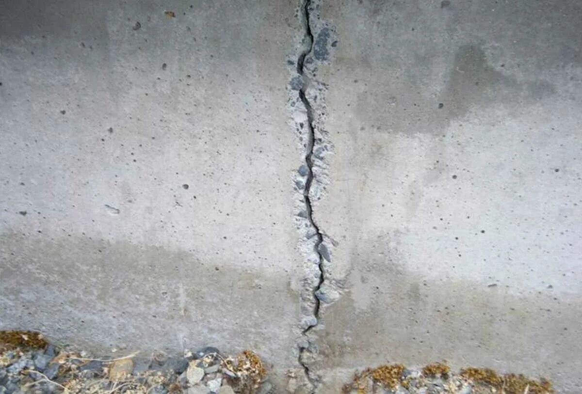 Трещины в жб перекрытии - монолит. Усадочные трещины в фундаменте. Температурно-усадочные трещины в бетоне. Трещины в железобетонных стенах. Все через трещину