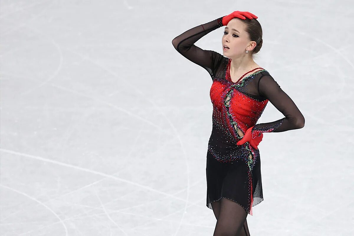 Российская фигуристка валиева 2022. Камила валиева фигуристка 2021. Камила валиева пекин 2022. Что случилось с валеевой фигуристкой. Камила валиева пекин 2022.