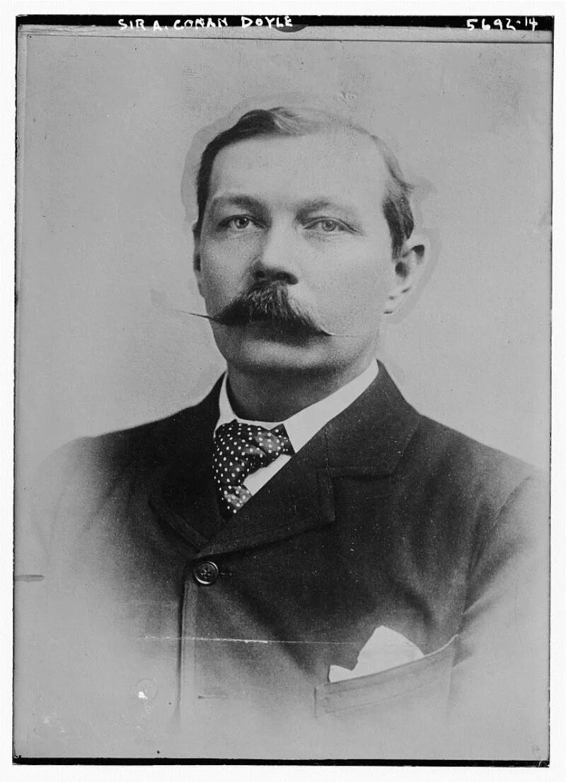 Artur konan doyl. Arthur Conan Doyle (1859-1930). Конан Дойл портрет.