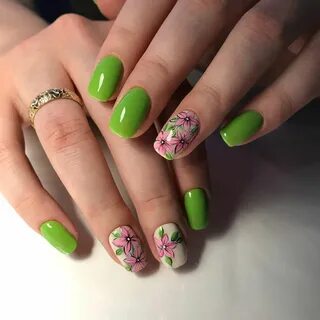 Яркий весенний маникюр на короткие ногти