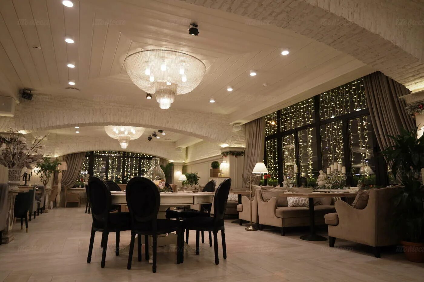 Вербное воскресенье в церкви. Верба коломенская. Крымская верба. Крупин вербное воскресенье. Храм с вербой левитана.