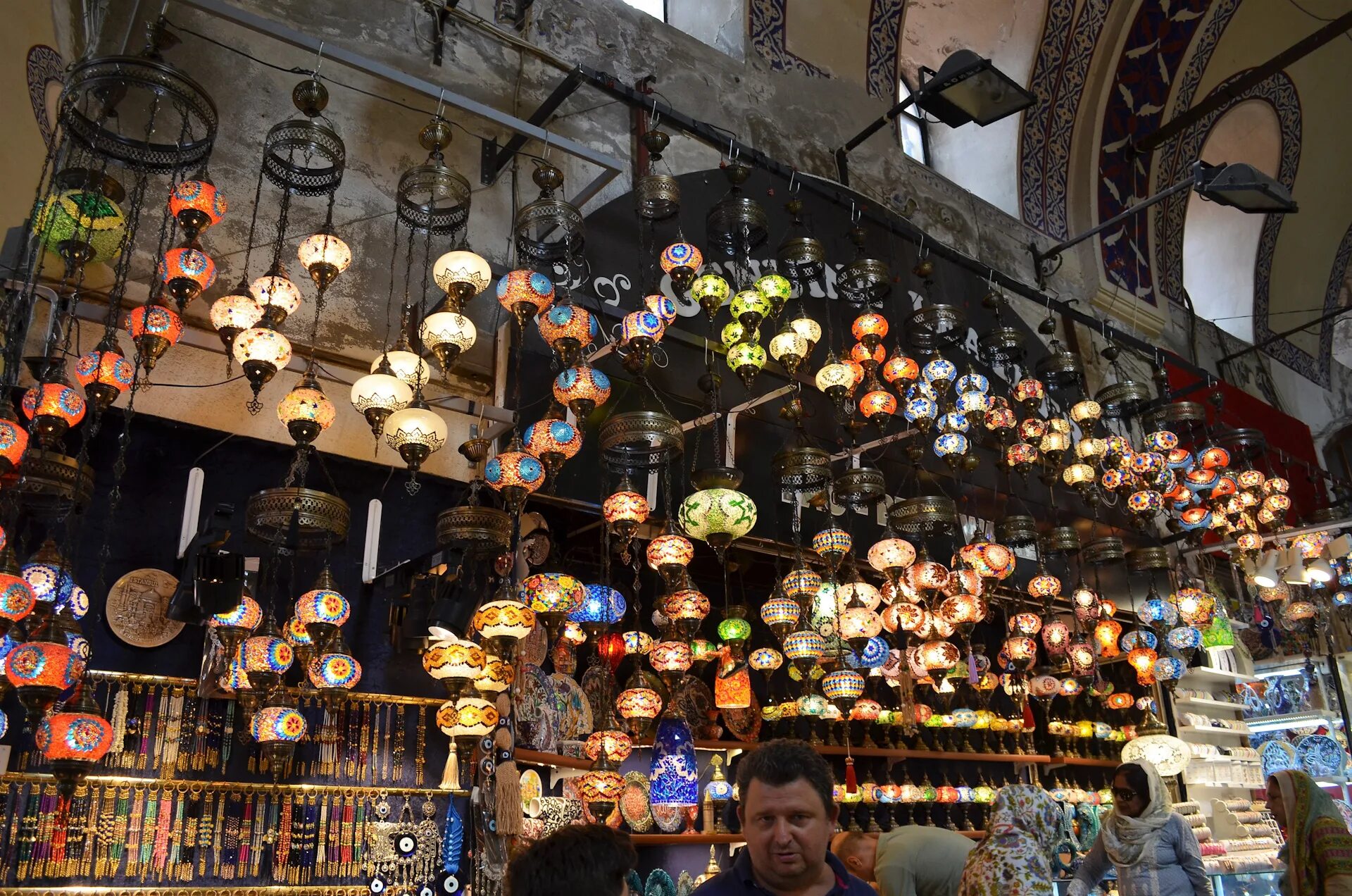 Беязыт гранд базар. Grand bazaar стамбул. Турецкий гранд базар стамбул. Гранд базар тараз. Стамбульский гранд базар.
