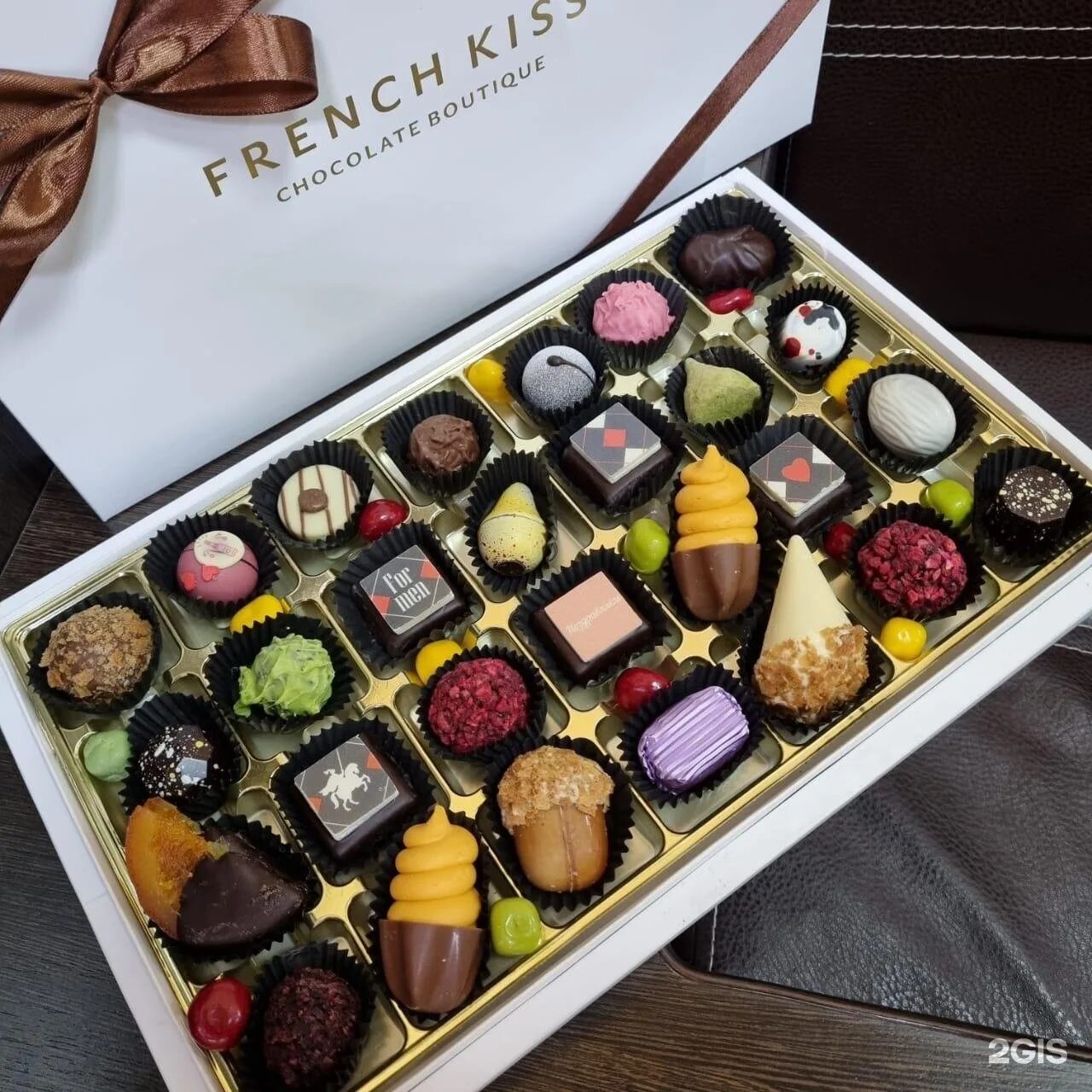 Френч Кисс конфеты. Конфеты French Kiss Chocolate Boutique. French Kiss шоколадный бутик. French Kiss Chocolate Boutique сердце. French kiss шоколадный