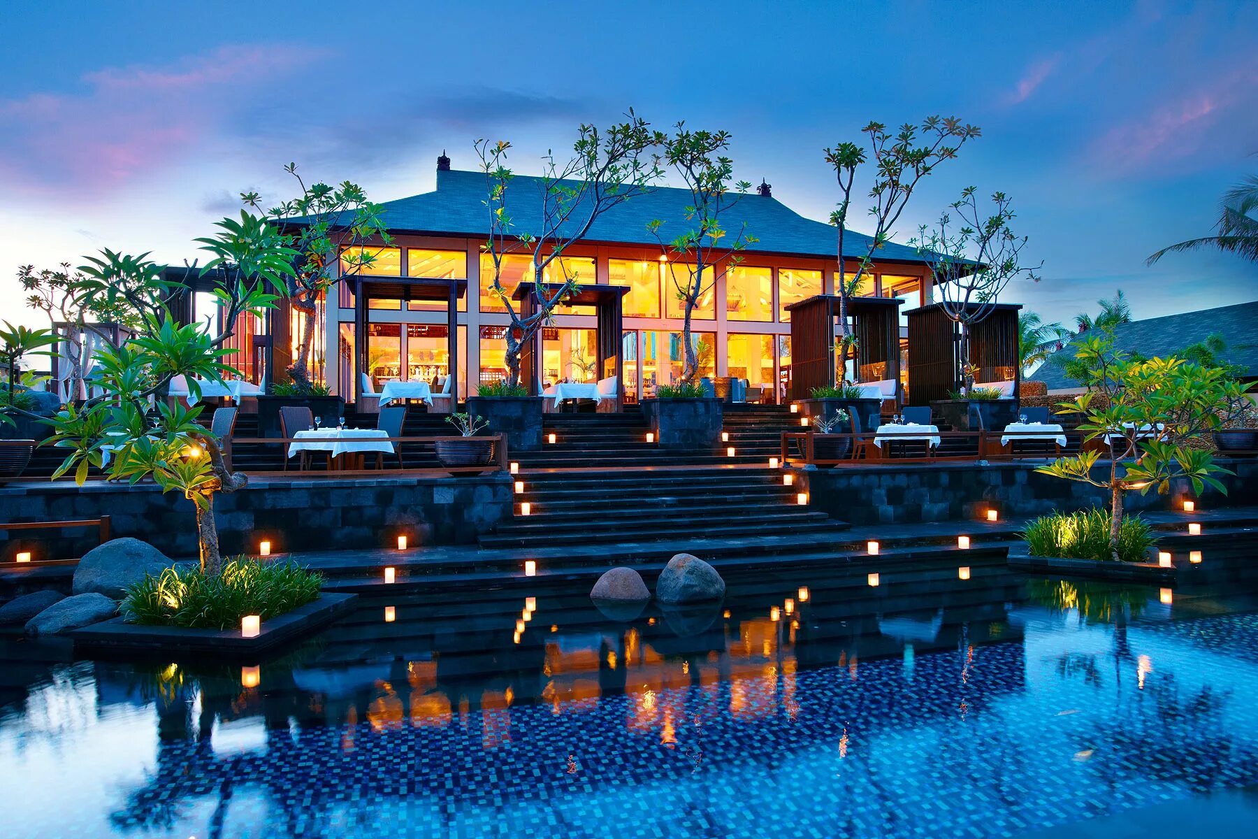 St. Regis 5* Бали. Индонезия Бали. Отель St Regis Бали фото. Терраса Бали бунгало.