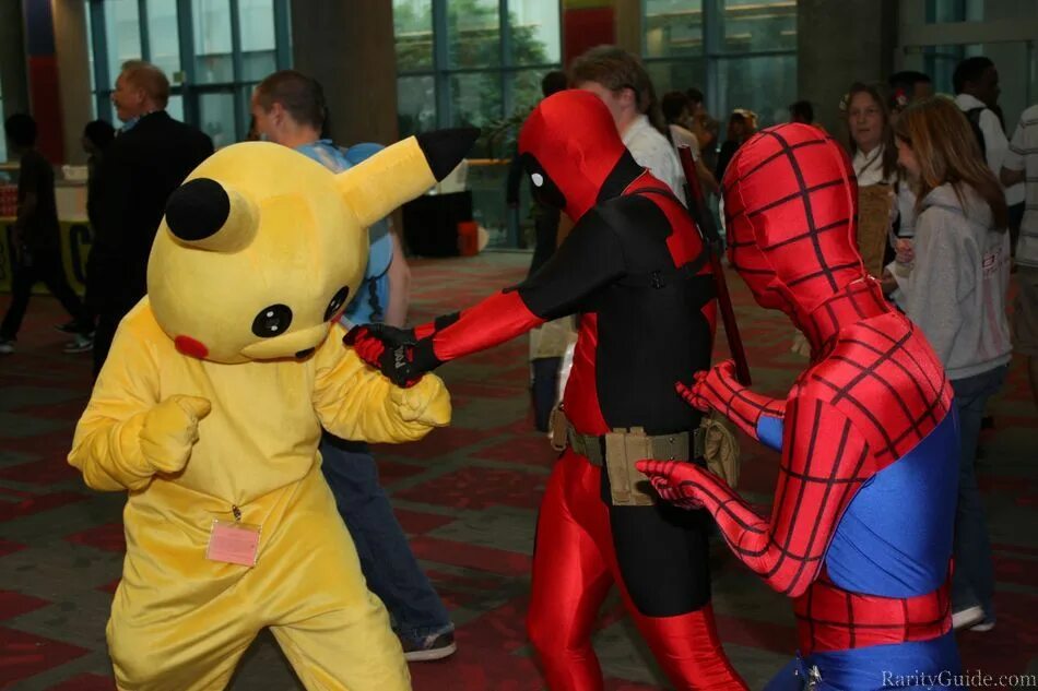 Покемон паук. Покемон детектив пикачу 2. Пикачу марвел. Пикачу. Обои пикачу.