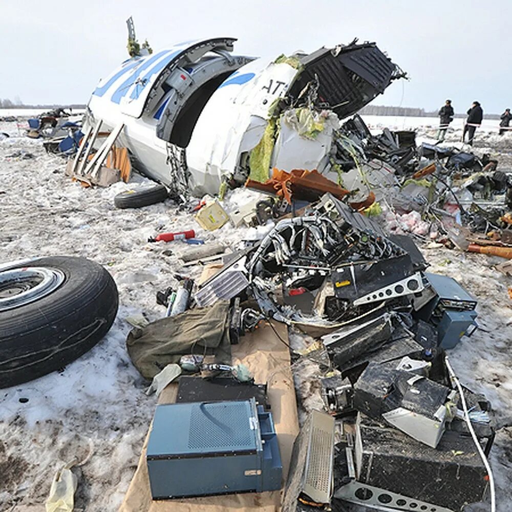 АТР 72 Тюмень авиакатастрофа. Авиакатастрофа АТР 72 ЮТЭЙР. Катастрофа ATR 72 под Тюменью.