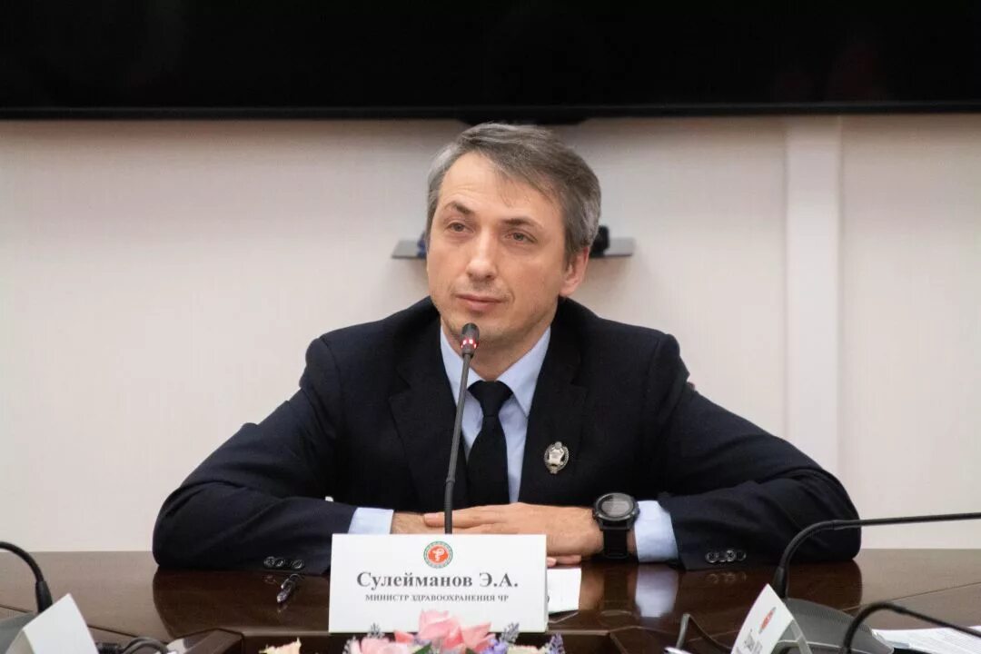 Сулейманов эльхан абдуллаевич. Сулейманов министр здравоохранения. Эльхан министр здравоохранения. Эльхан сулейманов. Эльхан сулейманов.