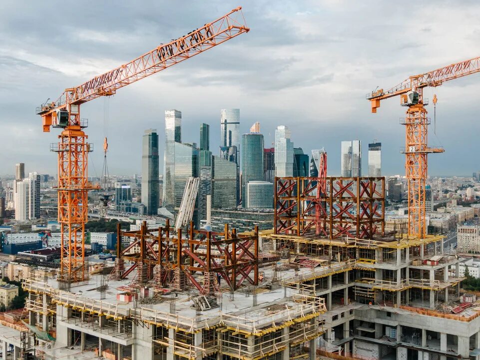 Космодром восточный стартовый стол ангара. Арена омск 2022. Застройка кольцово новосибирск 2023. Строящееся здание. Новое в строительстве в 2021 году.