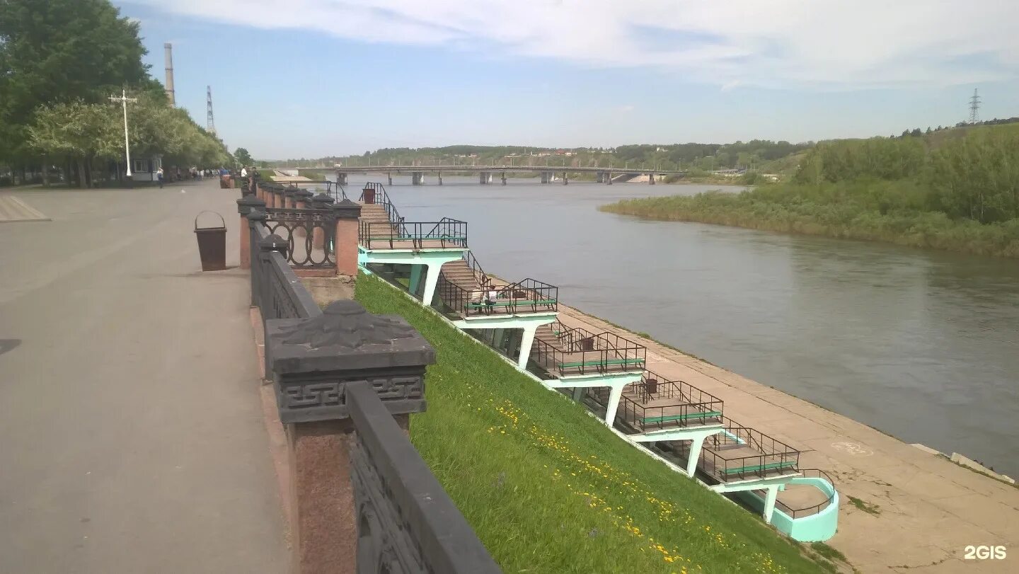 Кемерово с высоты птичьего полета. Левый берег кемерово. Кемерово левый берег парк. Река томь новокузнецк. Левый берег кемерово.