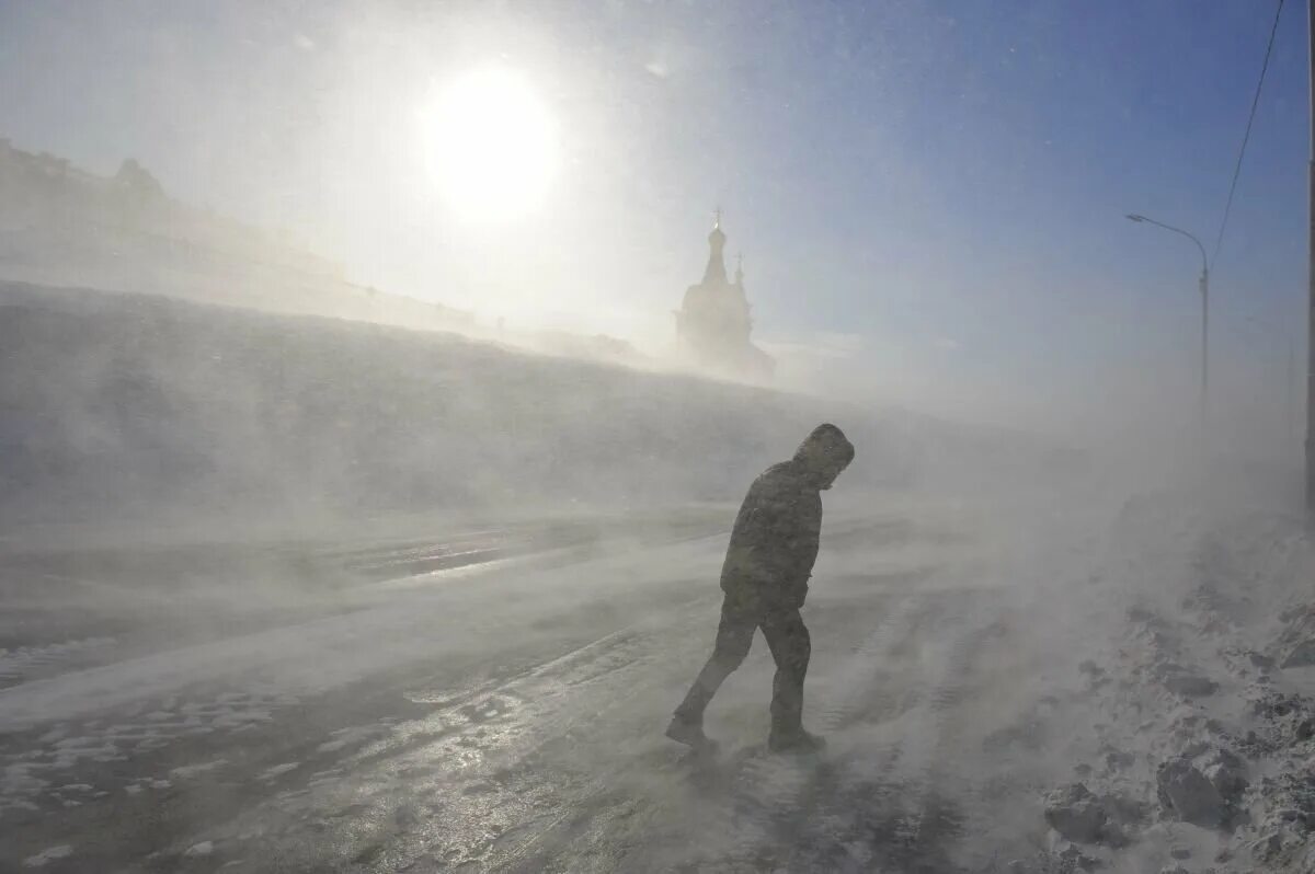 Другая пурга. Норильск Пурга. Норильск сильные ветра зимой. Норильск Пурга 2021. Норильск черная Пурга.