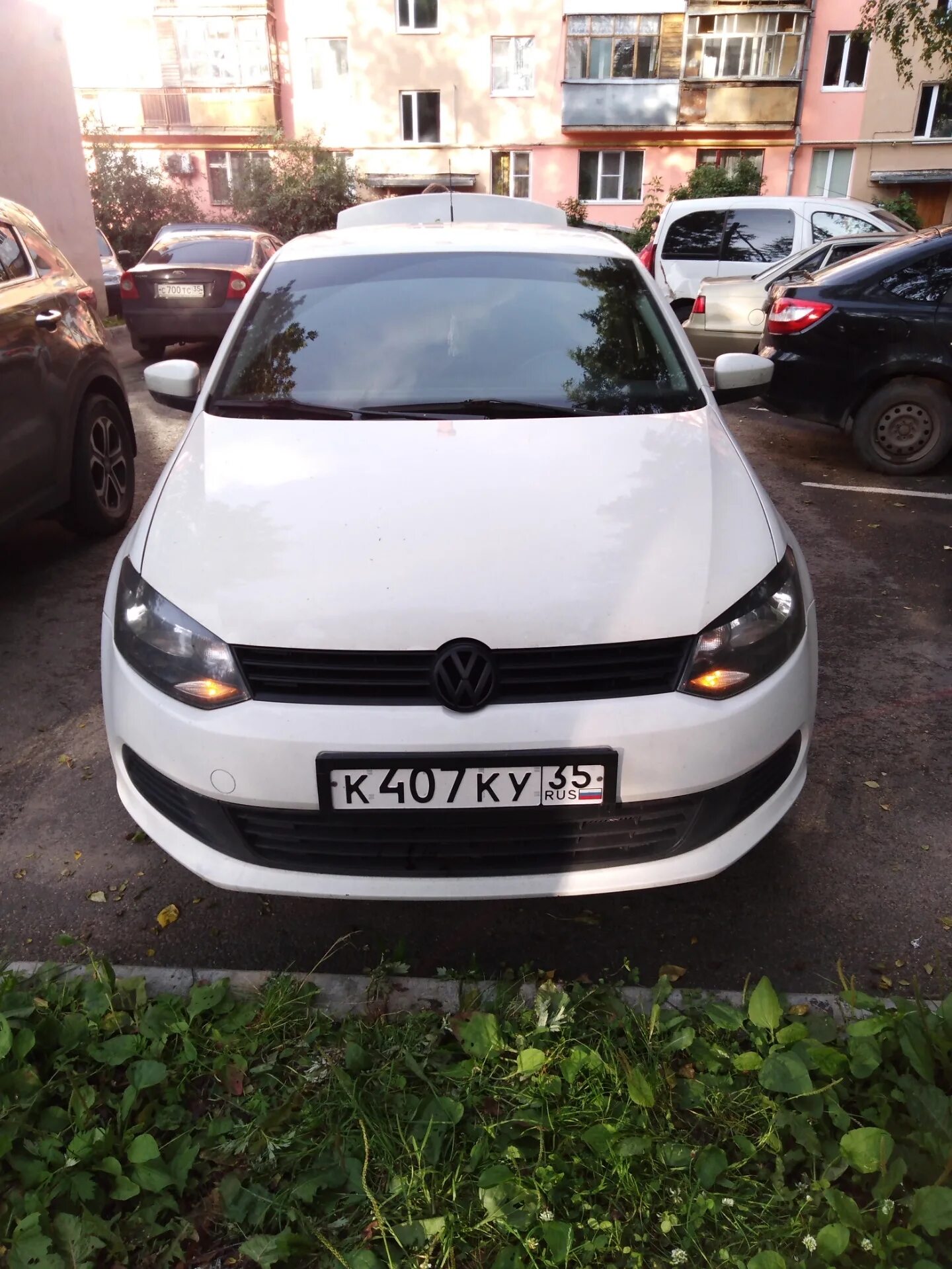 Vw polo sedan антихром. Volkswagen polo черный антихром. Антихром поло седан. Антихром поло седан. Фольксваген поло антихром черный.