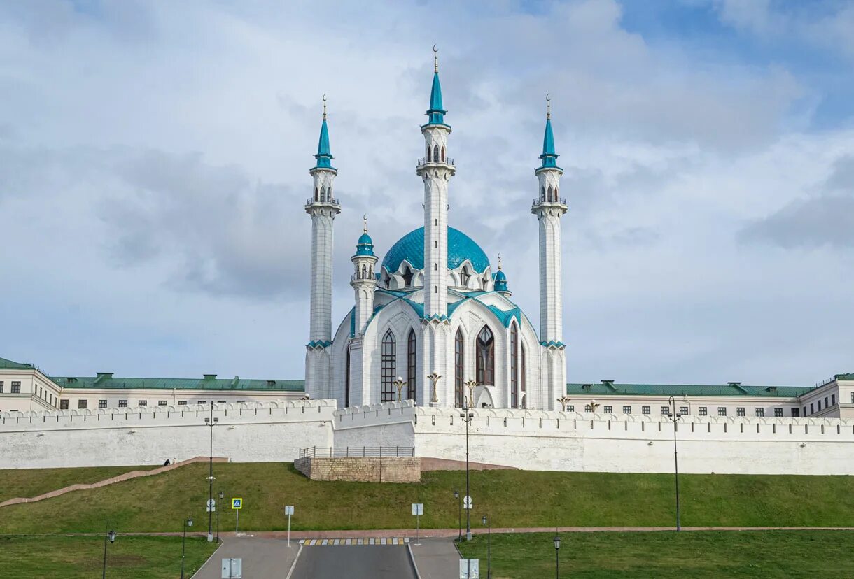 Кул шариф 2025. Казанский кремль мечеть кул шариф. кул шариф минареты. казанский кремль мечеть кул шариф план. минарет мечети кул шариф.
