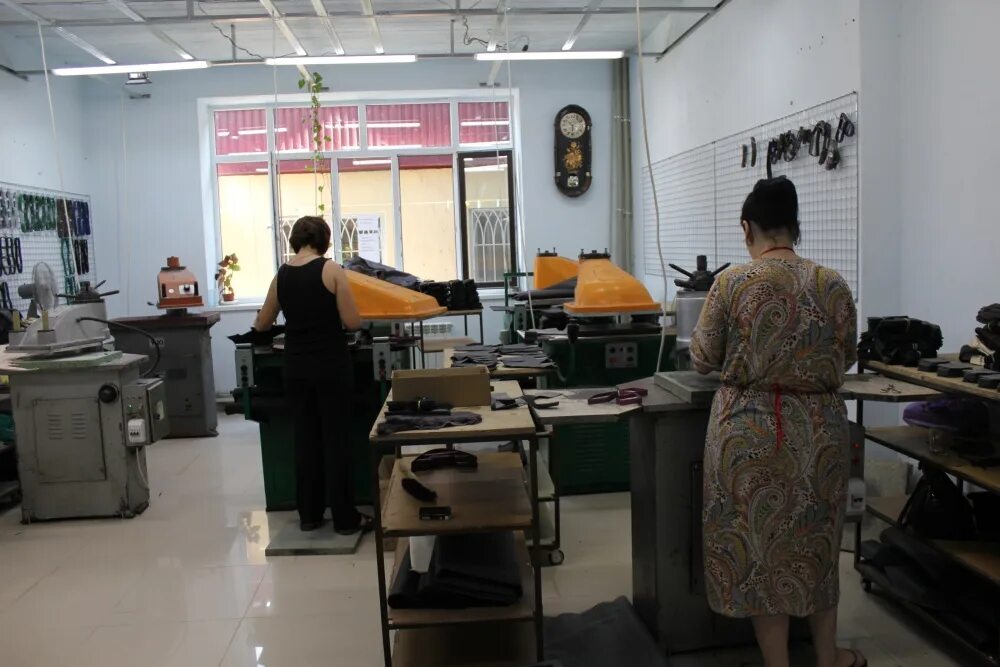 прикольные обувь цех. обувная фабрика махачкала. обувная фабрика доф махачкала. обувной цех в махачкале. обувной цех в махачкале.