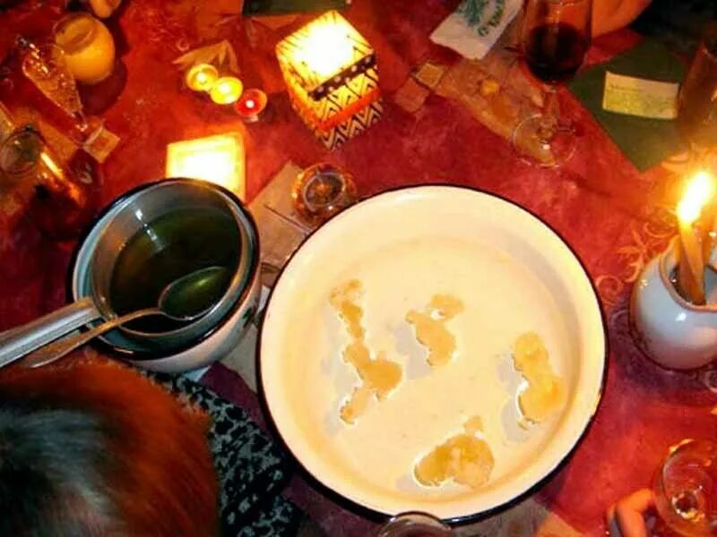 Будущее на воске. Марго про мэджик гадание на воске. Будущее на воске. Отливка воском свечи. Воск для волос.