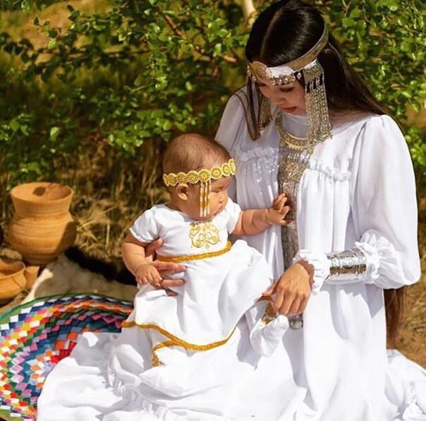 Якутская лошадь ясиа. Саха сыла. 100 лет якутской асср. Саха асср төрүттэммитэ 100 сыл. Саха кунэ.