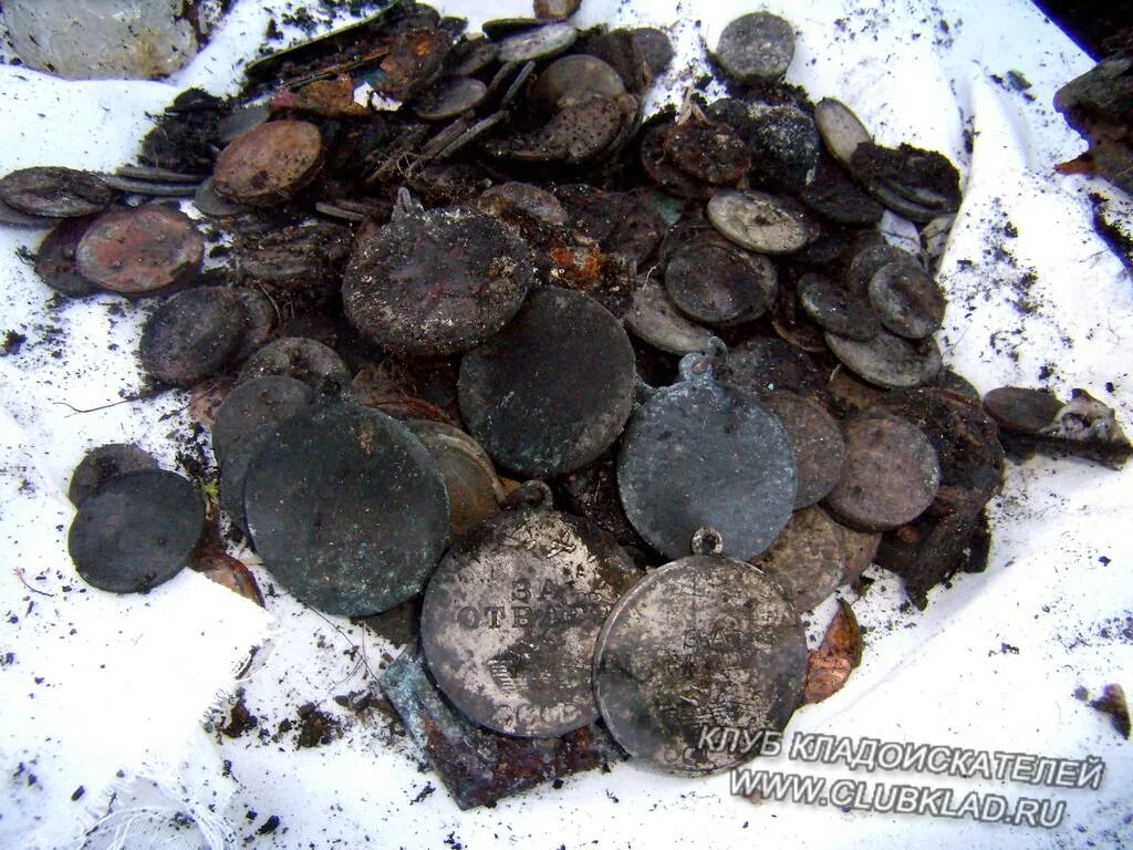 Найденные клады петербурга. Клад сибирь. Клад нарышкиных в петербурге потайная комната. Найденные клады петербурга. Нашел клад.