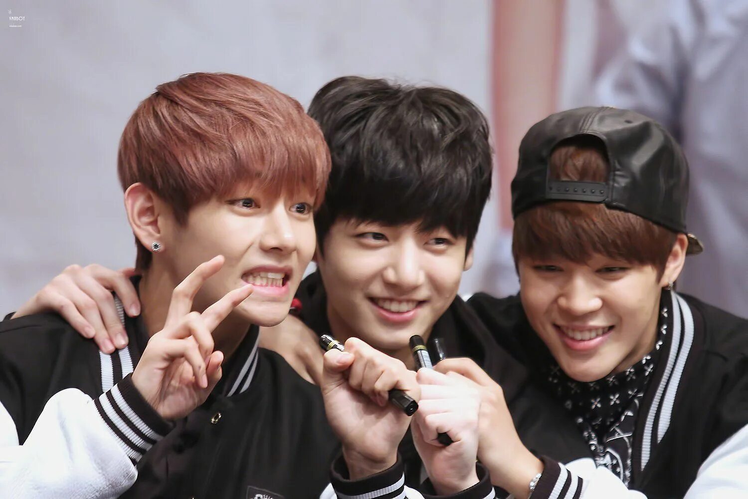 Кто макнэ в бтс. Bts vminkook. бтс ви чимин чонгук. макнэ лайн bts. v and tan bts.