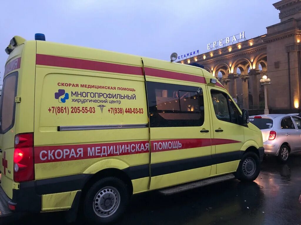 машина детской скорой помощи. детская неотложка краснодар. краснодар скорая больница. скорая медицинская. подстанция скорой помощи.