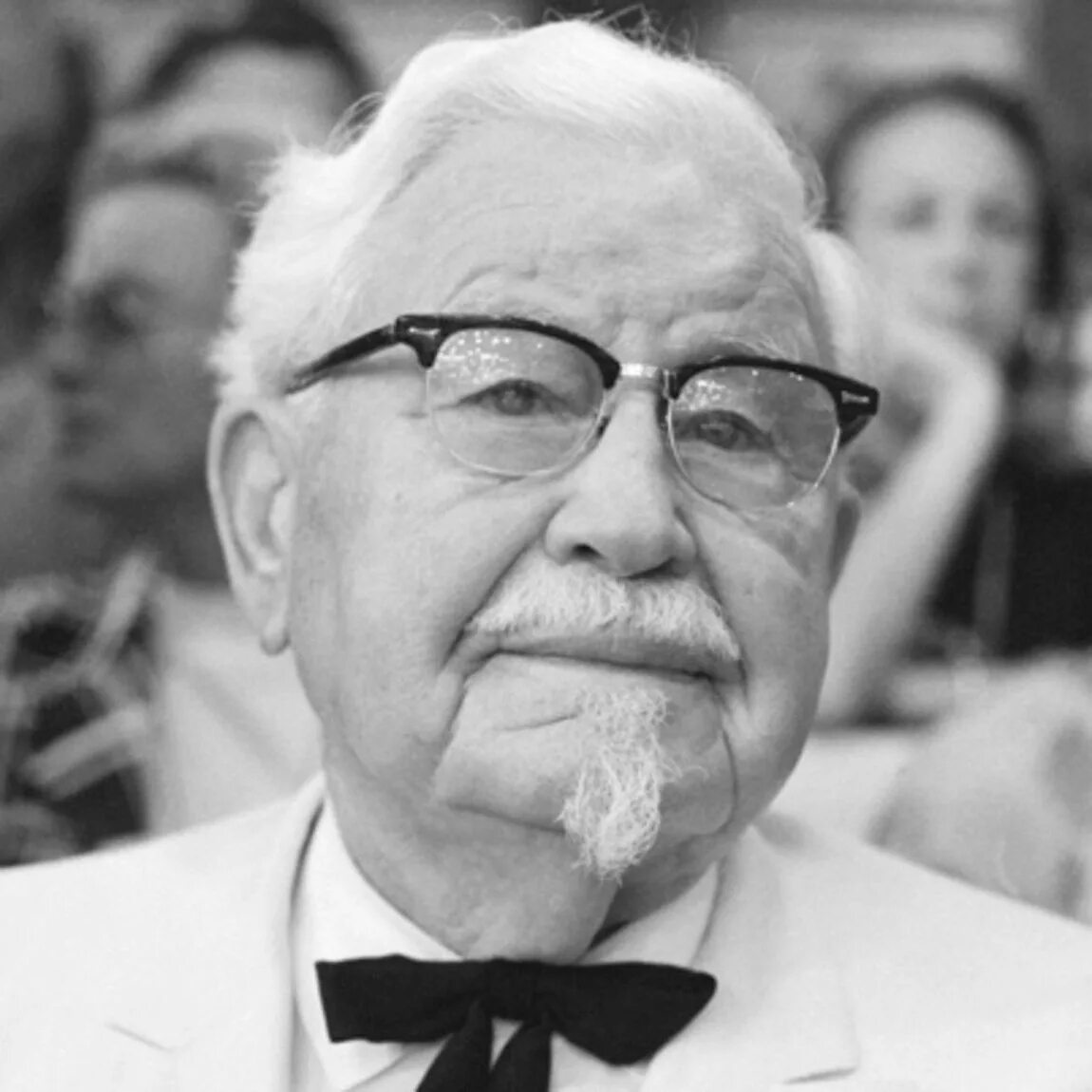 Создатель kfc. Гарланд дэвид сандерс. харланд сандерс кфс. полковник харланд дэвид сандерс. харланд дэвид сандерс kfc.