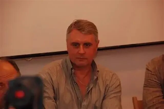 Лесь подеревянский