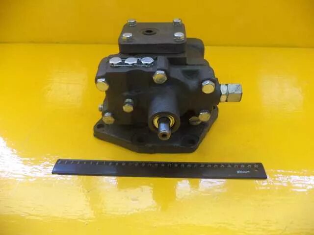 Распределитель правый т-150(150. Распределитель кпп. 025-1 распределитель правый хтз. 025-1). Распределитель f121948.