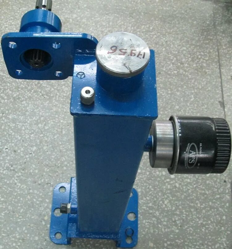 Кран блокировки мтз 82 под дозатор. Гидробак мтз 82. Гидробак мтз 80/82. Гидробак дозатора мтз 82. Фланец удлинитель на гидробак мтз.