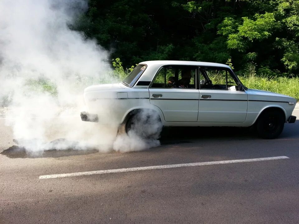 2106 Бернаут. Серая ГАЗ 3110 бернаут. Бёрнаут на машине. Burnout на машине.