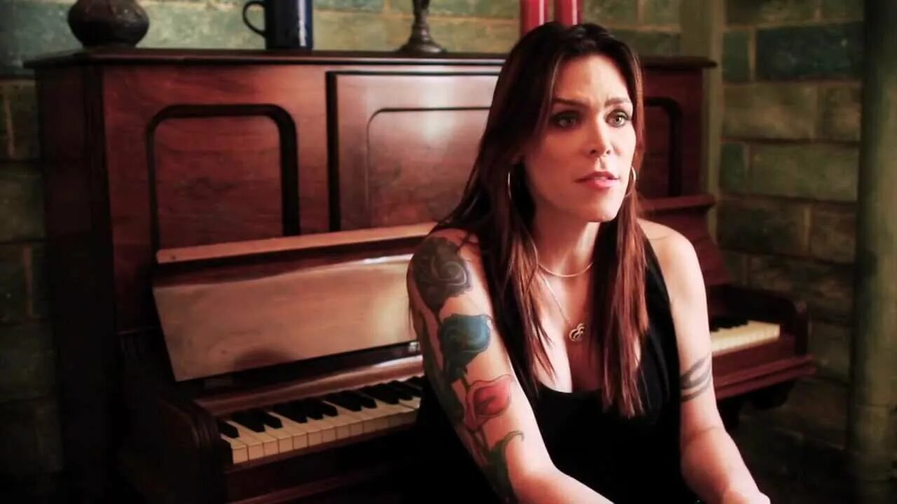 Beth hart википедия. Beth hart. beth hart bang bang boom boom 2012. beth hart bang bang boom boom. beth hart joe bonamassa.