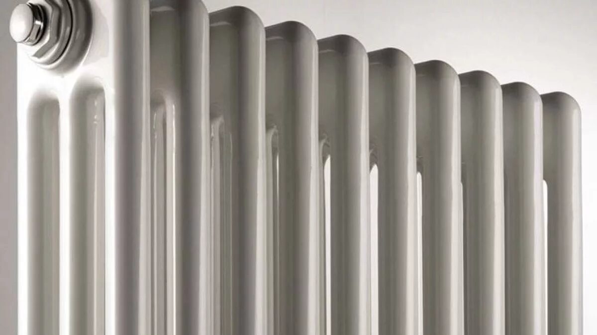 Радиаторы отопления сера. Радиатор. Радиатор отопления. Промышленные радиаторы отопления. Красивые радиаторы отопления.