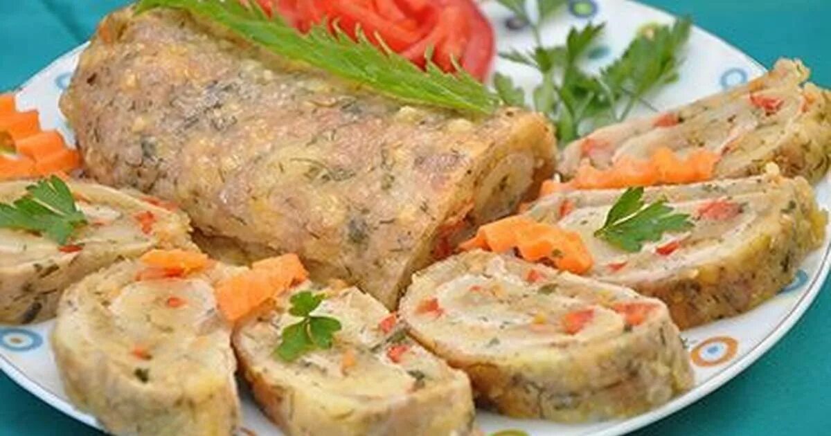 Рулет куриный. Рулетики из куриного фарша. Куриные рулетики с баклажанами. Куриный рулет с грибами и сыром в духовке.