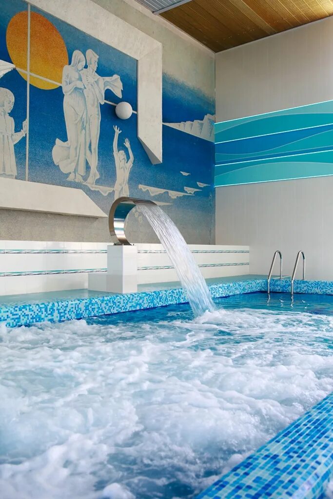 Лечебный бассейн. Санаторий урал бассейн на улице. Санаторий урала с бассейном и шведским. Баден баден бассейн. Челябинск санаторий увильды.