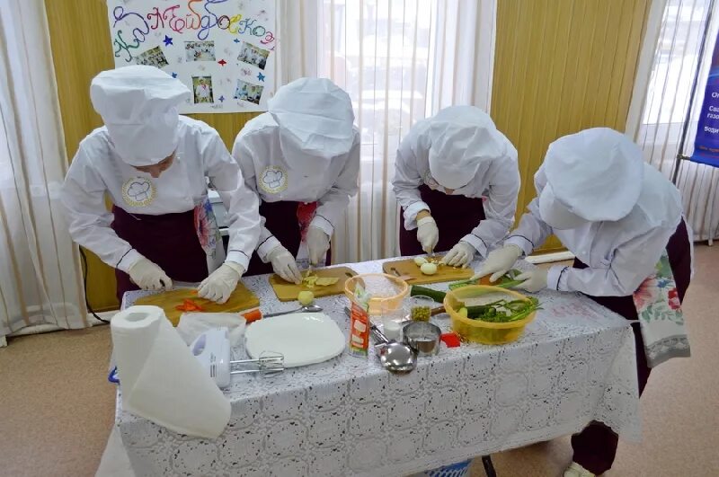 конкурс поваров. строгино колледж повар кондитер. кулинарные соревнования. конкурс профмастерства повар, кондитер в техникуме. повор амбилимпикс 2022 хабаровск.