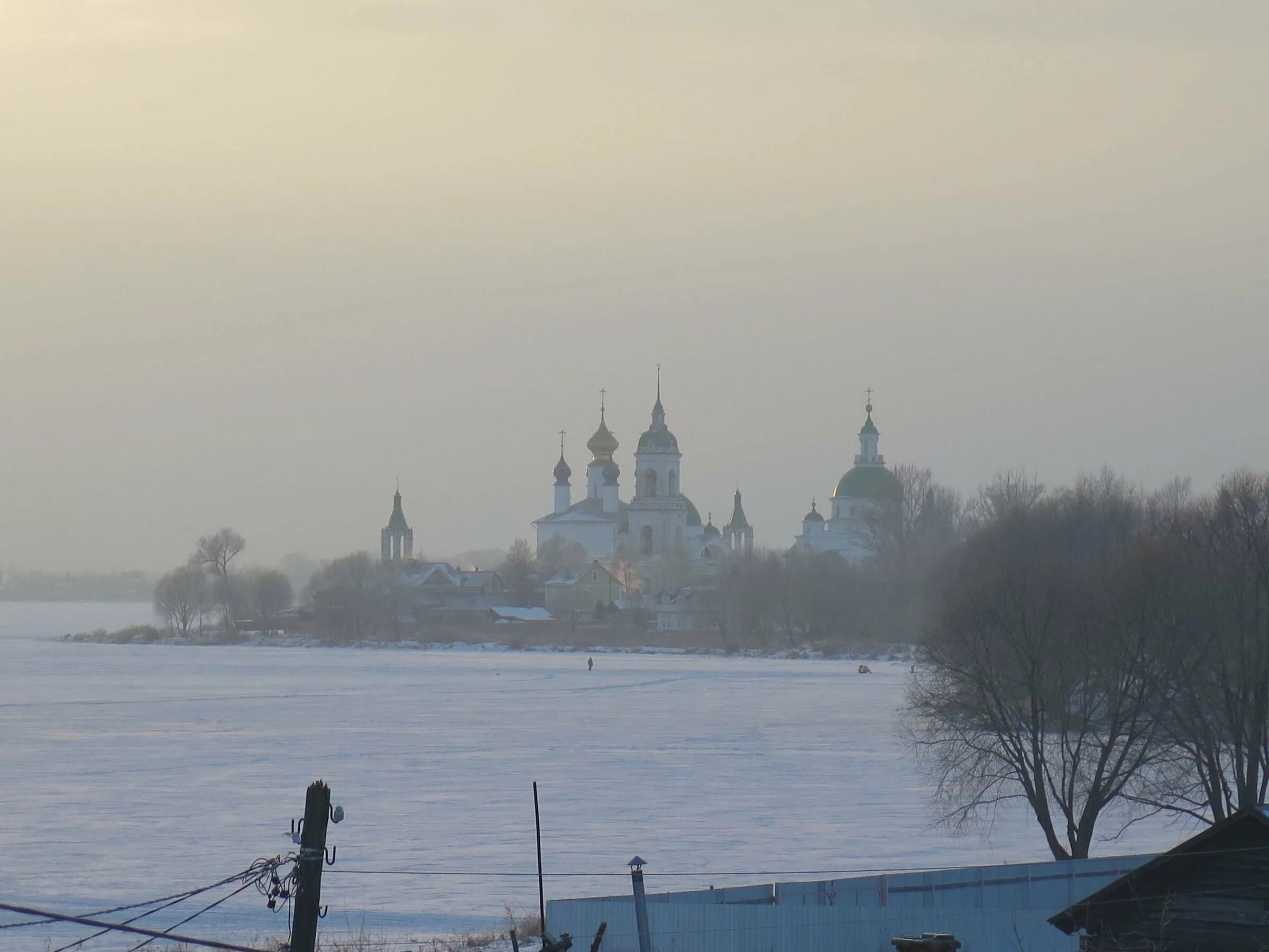 Озеро Неро Ростов. Ярославль озеро Неро. Озеро Неро в Ростове Великом. Ростов Ярославская область озеро Неро.