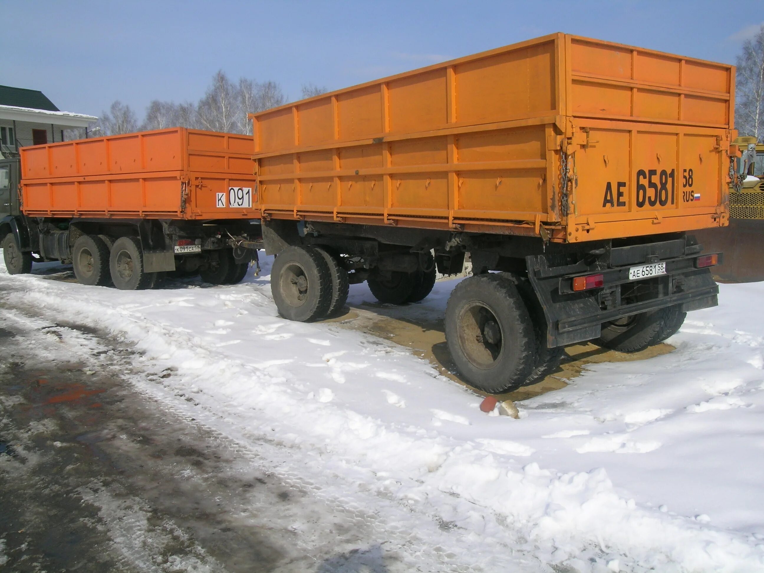 Камаз б у красноярске. Прицеп КАМАЗ 8285. Прицеп КАМАЗ 8286. КАМАЗ прицеп самосвальный 1980е. Прицеп самосвальный КАМАЗ 83051.