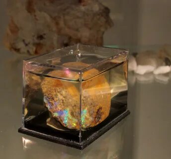 File:Drahý opál - Slovakia opal.JPG - Wikimedia Commons