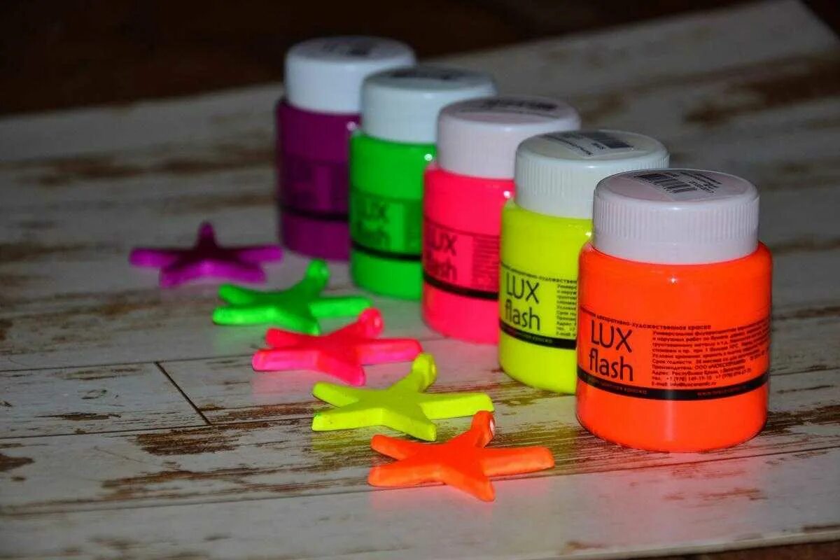 Краска флуоресцентная зеленая. Флуоресцентная акриловая. Флуоресцентная краска. Флуоресцентная акриловая. Флуоресцентные краски по ткани.